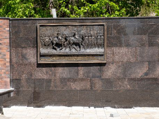 Установка мемориального панно в преддверии 80-й годовщины Победы в Великой Отечественной войне